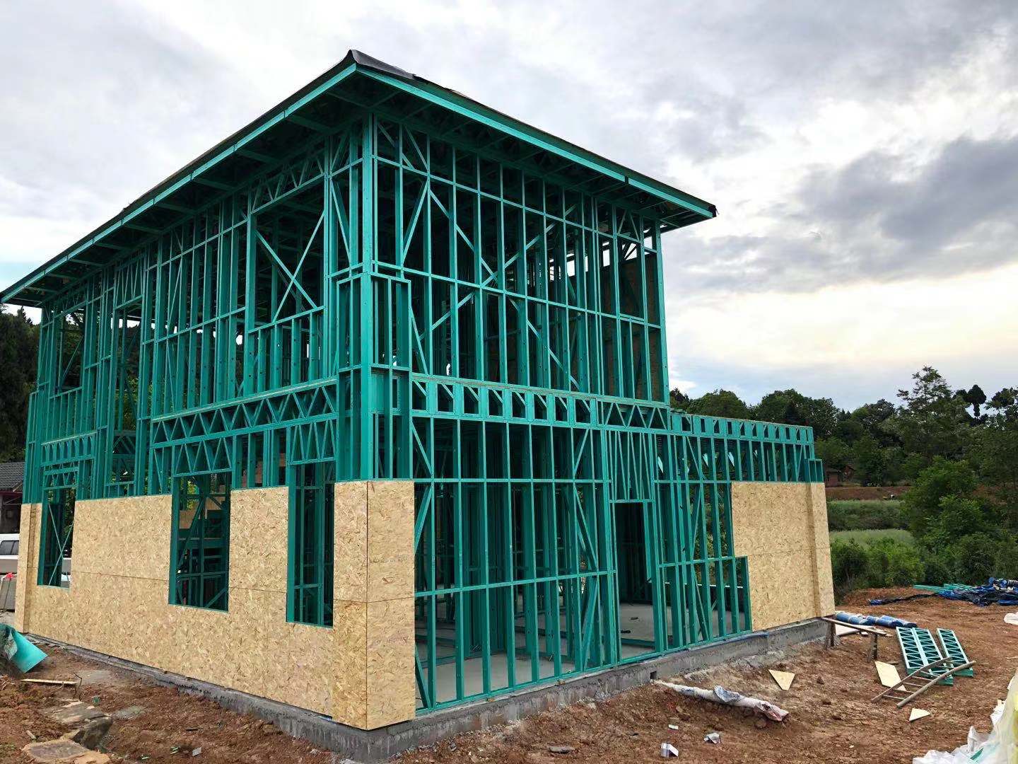 八爪建筑带你认识轻钢别墅，轻钢别墅龙骨如何选择，有什么优点？